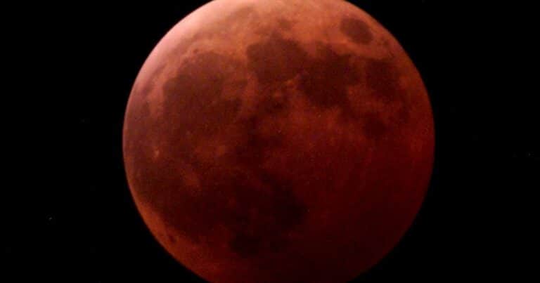 Eclipse lunar total de marzo 2026: la verdadera razón por la que la Luna se ve roja