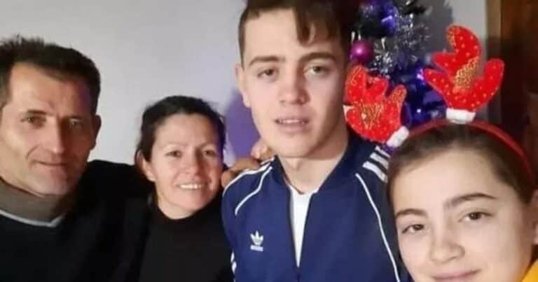 Llegó a la casa de su hermano y encontró a toda la familia muerta, con la mesa servida