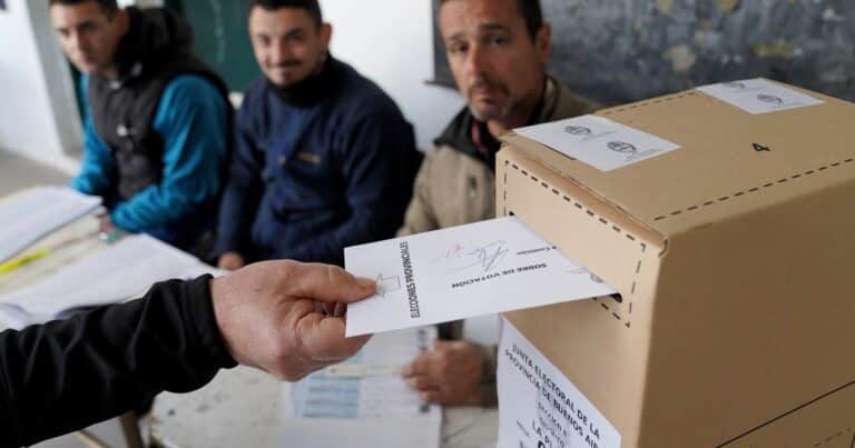 Los partidos políticos están en crisis pero cada vez hay más: ya son un 50% más que en 2014