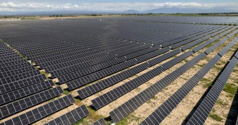 Nuevo parque solar en Mendoza: la mayor generadora de energía renovable de la Argentina invirtió US$ 160 millones