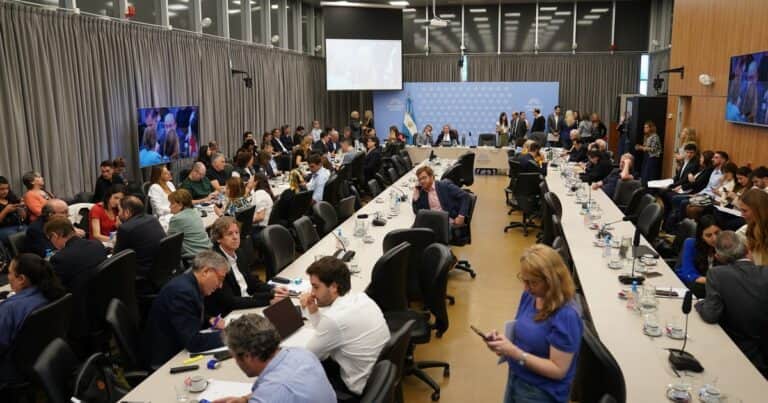 Javier Milei y sus medidas, EN VIVO: el Gobierno busca hoy dictamen de la Reforma Penal Juvenil en Diputados para debatirla el jueves en el recinto