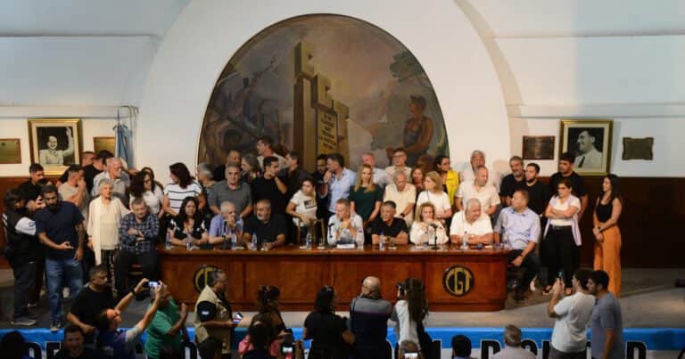 La CGT confirmó el paro de 24 horas para cuando traten la reforma laboral en Diputados, y advirtió: «Es demasiado el costo por una promesa de trabajo formal»