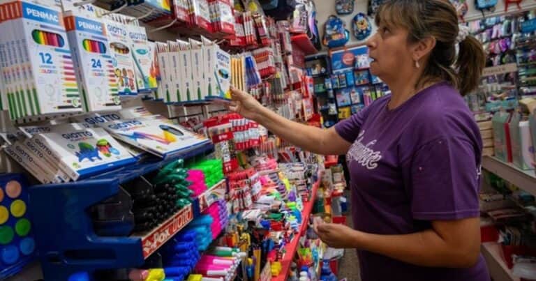 Vuelta a clases 2026: descuentos de hasta 40%, cuotas sin interés y promos para ahorrar en útiles, ropa y tecnología