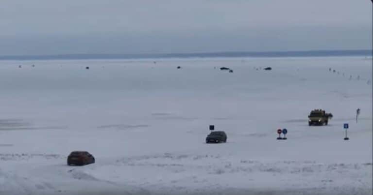 Un país europeo abrió una ruta sobre el hielo que conecta con dos islas en el mar