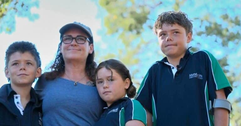 Cuál fue el dibujo animado que motivó al niño héroe de 13 años que nadó cuatro horas para salvar a su familia