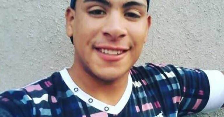 Crimen del exfutbolista del Ascenso en Rafael Castillo: un video muestra a la víctima sangrando tras una pelea con su hermano en la calle