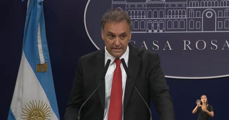 Adorni cruzó a los gremialistas por el paro nacional: «Es algo extorsivo, por algo la gente los odia»