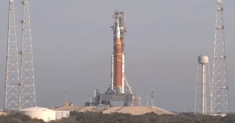 La NASA postergó el lanzamiento de la misión Artemis 2 a la Luna por problemas técnicos