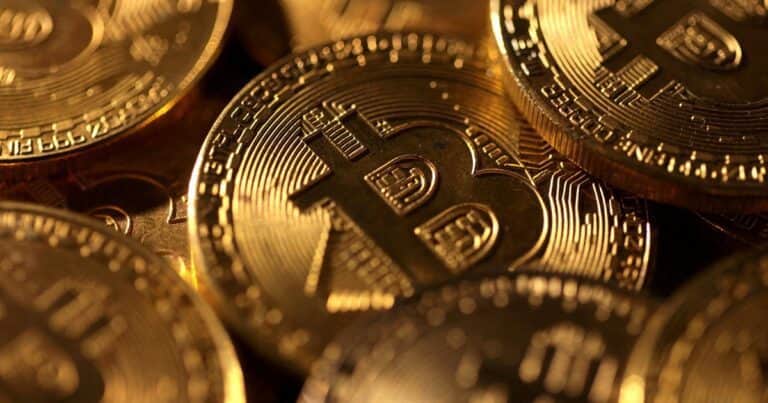 El gurú que anticipó la crisis de 2008 advierte que bitcoin puede seguir cayendo y arrastrar a varias empresas