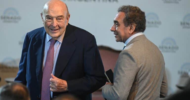 Domingo Cavallo respaldó la compra de reservas pero pidió medidas para reactivar la economía