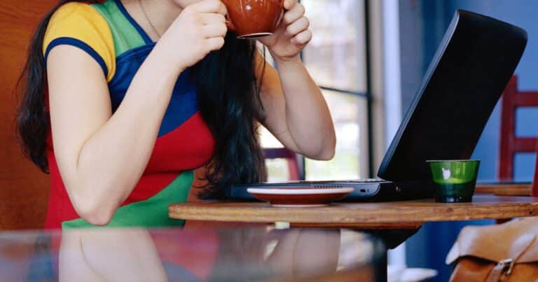 La echaron por tomar un café y la Justicia falló a favor de la empresa