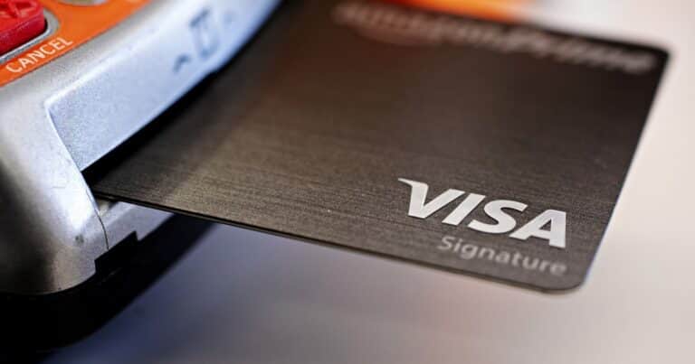 Visa compra un negocio clave de los bancos: se queda con Prisma, Banelco y Pago Mis Cuentas