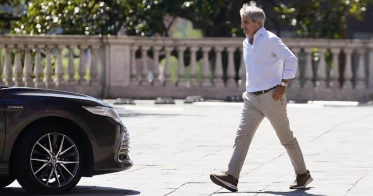 Con el dólar en baja, Caputo convocó a una «reunión VIP» con el mercado y se esperan anuncios