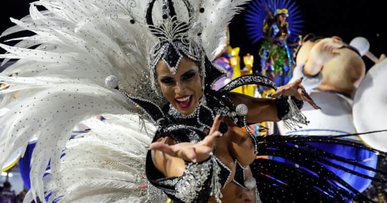 Carnaval de Río de Janeiro 2026: cómo y dónde ver en streaming desfiles y eventos en Brasil desde Argentina