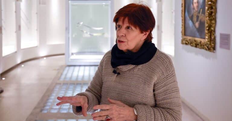 «Te sacamos el sable que te dio Cristina»: el grito de guerra de seguidores de Milei contra la exdirectora del Museo Histórico en medio de la polémica por San Martín