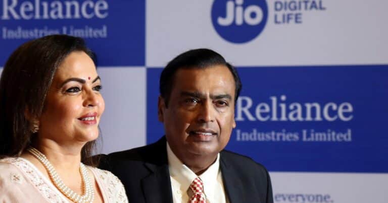 Herencia y ambición: la historia de Mukesh Ambani, el hombre más rico de Asia que tuvo «la escuela de la calle»