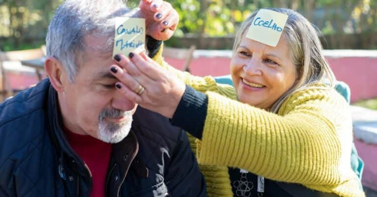 Logran revertir el alzheimer en ratones con solo tres inyecciones de nanopartículas