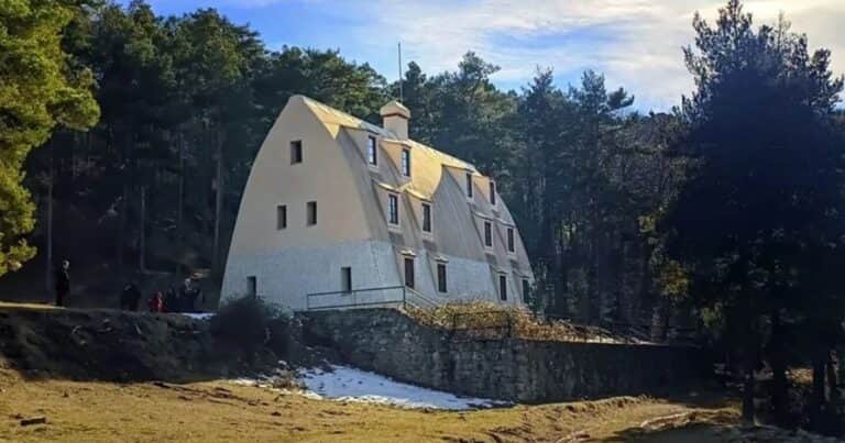 Descubren que Antoni Gaudí construyó el Chalet del Catllaràs