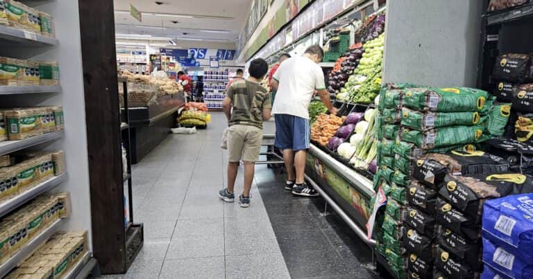 Jubilaciones, salarios, créditos hipotecarios y alquileres: variables en juego detrás del freno a la nueva medición de inflación