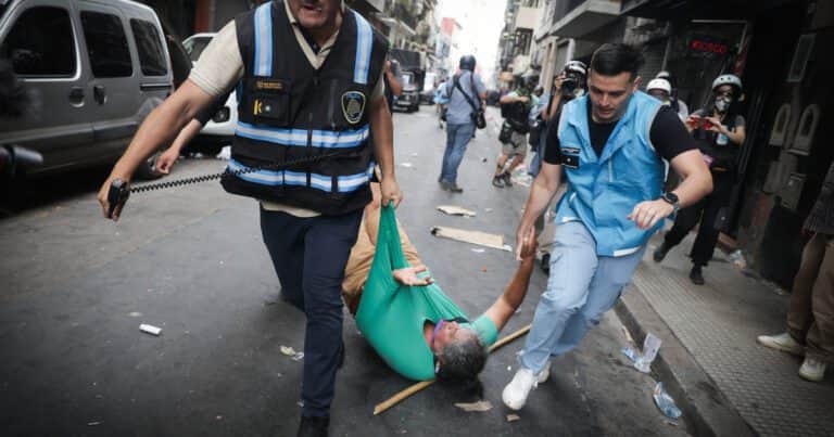 La mayoría de los detenidos en Congreso son militantes de Grabois: cerca del diputado K hablaron de «un accionar violento»