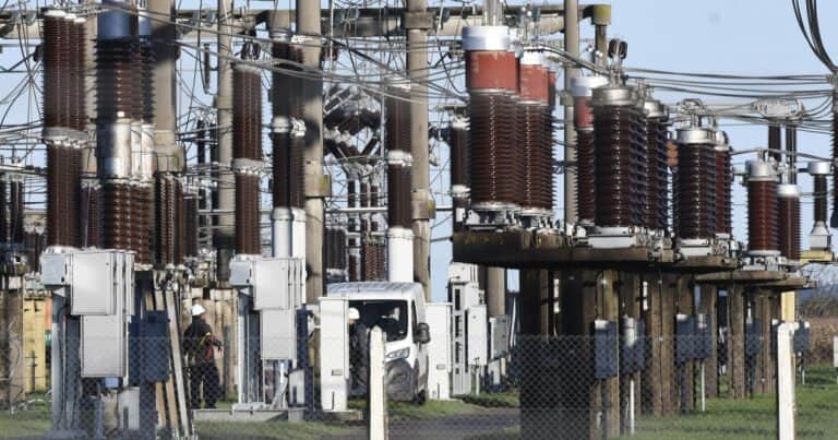 El Gobierno busca una inversión privada de US$ 700 millones para crear baterías «anti apagón»