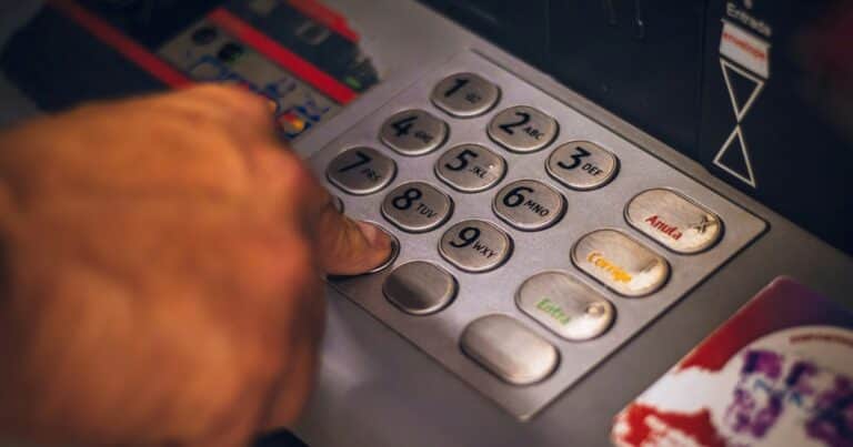 Paro bancario en el BCRA: qué pasará con los cajeros, transferencias y pagos el próximo lunes 27 de abril