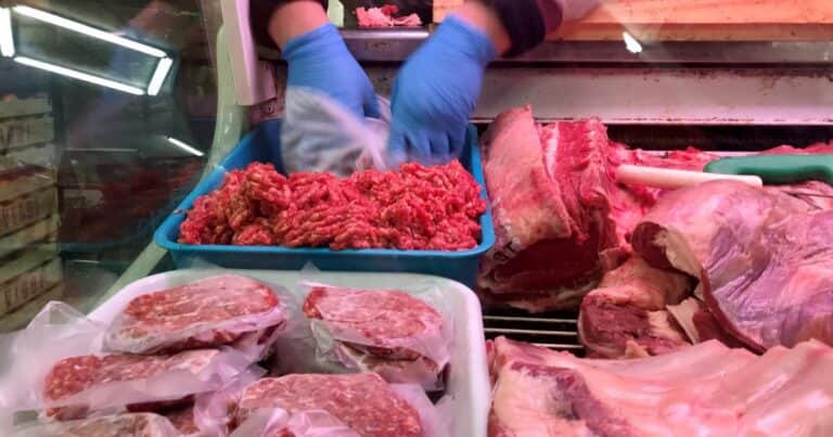 La carne aumentó más de 10% en marzo y suma 70% en los últimos 12 meses