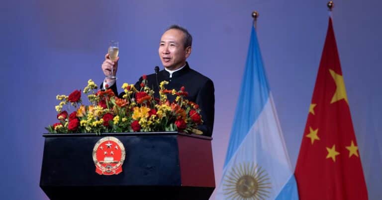Dura respuesta de la embajada China a los dichos del embajador estadounidense Peter Lamelas: “Atacó y difamó la cooperación entre China y Argentina”
