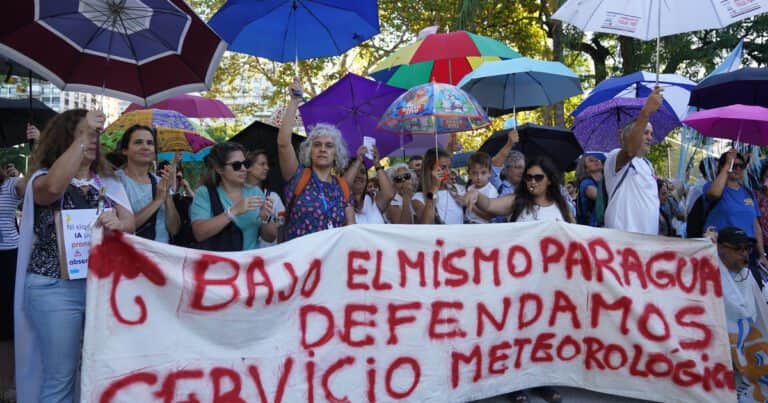 El Gobierno envió telegramas a 140 personas y avanza con los despidos en el Servicio Meteorológico Nacional