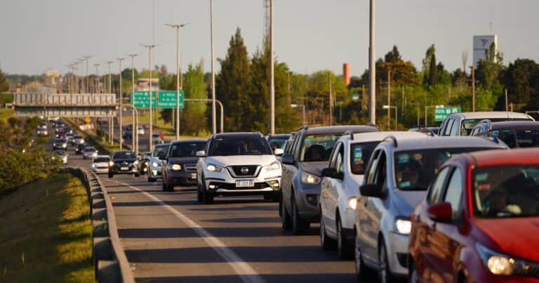 En la Argentina hay más autos que hace un año, y también más viejos