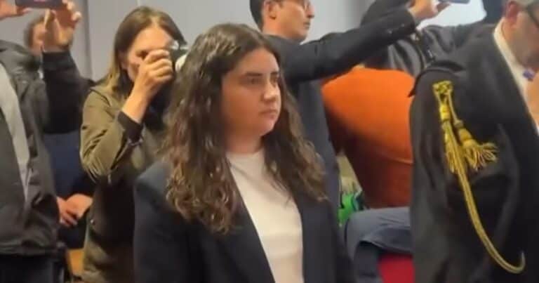 Condenaron a Chiara Petrolini, «la niñera de Traversetolo» acusada de matar y enterrar en el jardín a sus dos hijos recién nacidos