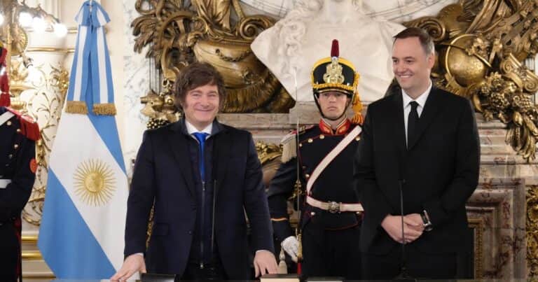 Javier Milei confirmó que acompañará a Adorni en el Congreso y habló de su situación judicial: «Dará las respuestas que correspondan»