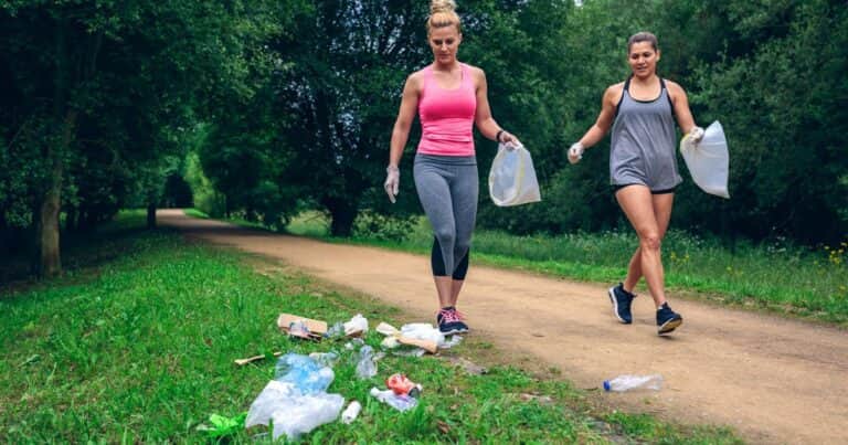 Por qué miles de personas salen a correr juntando basura y lo llaman el deporte del futuro