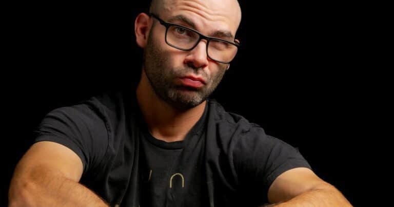 “Ser calvo es una derrota visible de los hombres al envejecer”: cómo la alopecia pueden hundir su autoestima