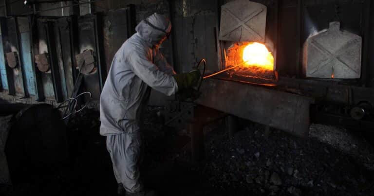 La actividad industrial no encuentra piso: cayó 8,7% en febrero y en apenas dos meses acumula un retroceso del 11,9%