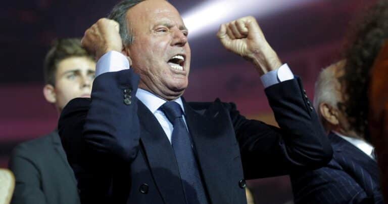 El hijo más desconocido de Julio Iglesias reapareció con un talento heredado de su padre y sorprendió a todos