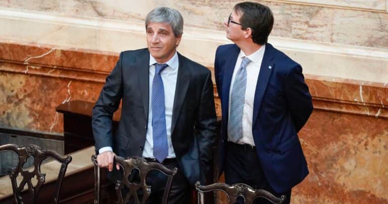 Ajuste fiscal: el Gobierno volvió a tener superávit en marzo y ya consiguió un tercio de la meta renegociada con el FMI