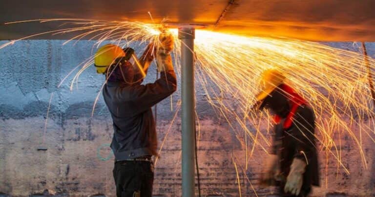 Cuánto cobra un obrero metalúrgico en abril de 2026