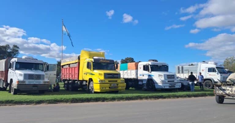 «Nos estamos fundiendo trabajando»: crece el malestar de los transportistas de granos porque no se actualiza la tarifa