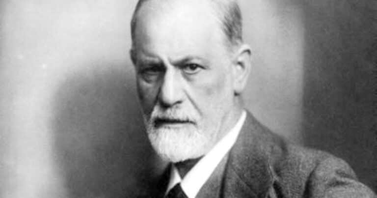 Sigmund Freud, neurólogo austríaco: «El que ama se hace humilde porque renuncia a una parte de su narcisismo»