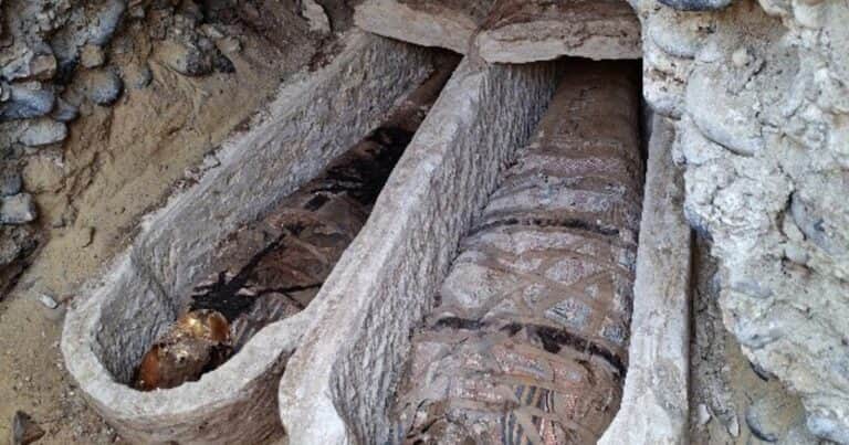 Una misión arqueológica descubrió un cementerio romano con momias