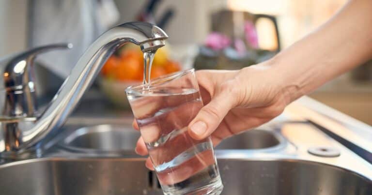 El Gobierno redefinió el mecanismo de aumentos del servicio de agua