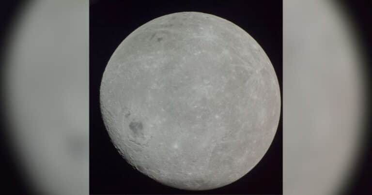 Qué es la cara oculta de la Luna que sobrevolarán los astronautas de Artemis II