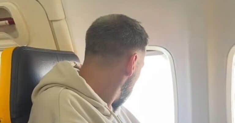 Viajó en avión y al aterrizar recibió un mensaje especial por los altoparlantes: «Quedó en shock cuando oyó su nombre»