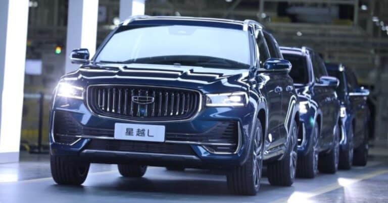Así es por dentro una fábrica de autos chinos autónomos que hace 750 coches por día