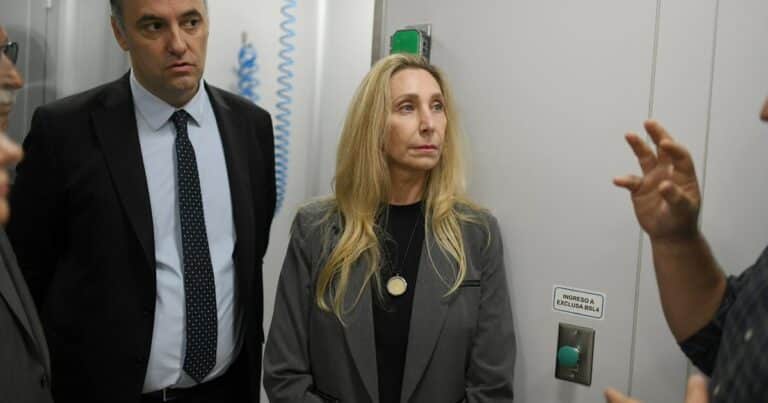 Karina Milei y otra foto con Adorni en el marco de un Malbrán super custodiado