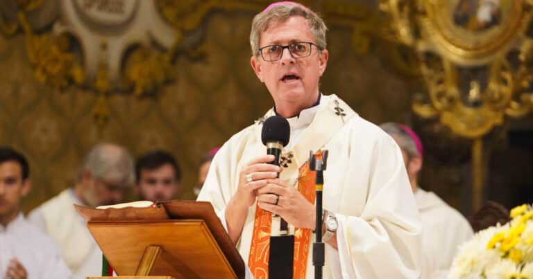 García Cuerva cuestionó a la dirigencia política por la misa en Luján: «No somos capaces de sentarnos en el mismo banco de una iglesia»