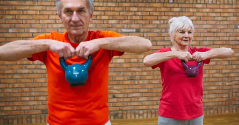 Ejercicio con pesas y longevidad: qué revela un nuevo estudio científico