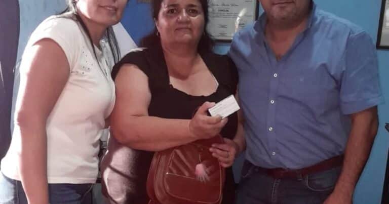 Polémica con el hermano de un diputado libertario que se hizo viral por regalar medicamentos
