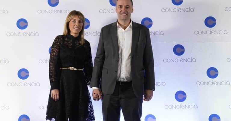 La PIA pidió a Karina Milei información sobre el vuelo oficial a Nueva York y avanza otra causa contra Adorni